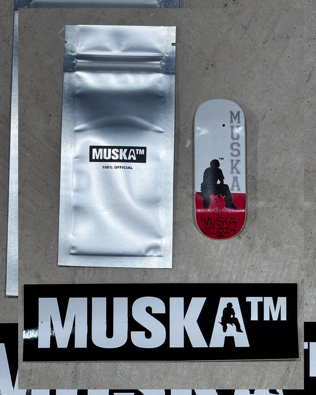 MUSKA™ [FINGERBOARD] - WHITE/RED*