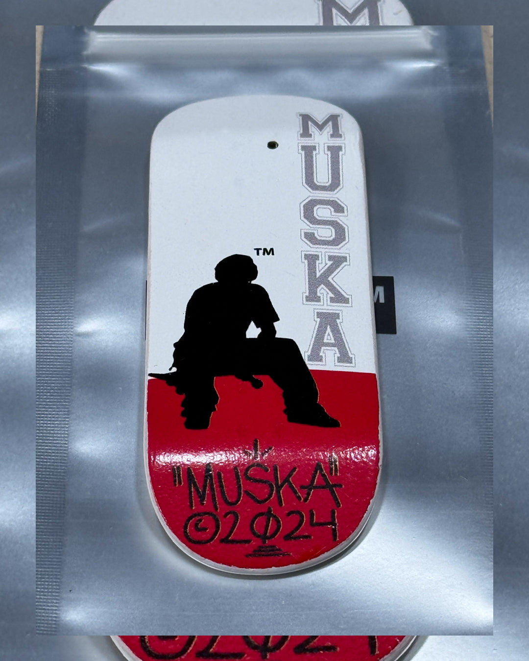 MUSKA™ [FINGERBOARD] - WHITE/RED*