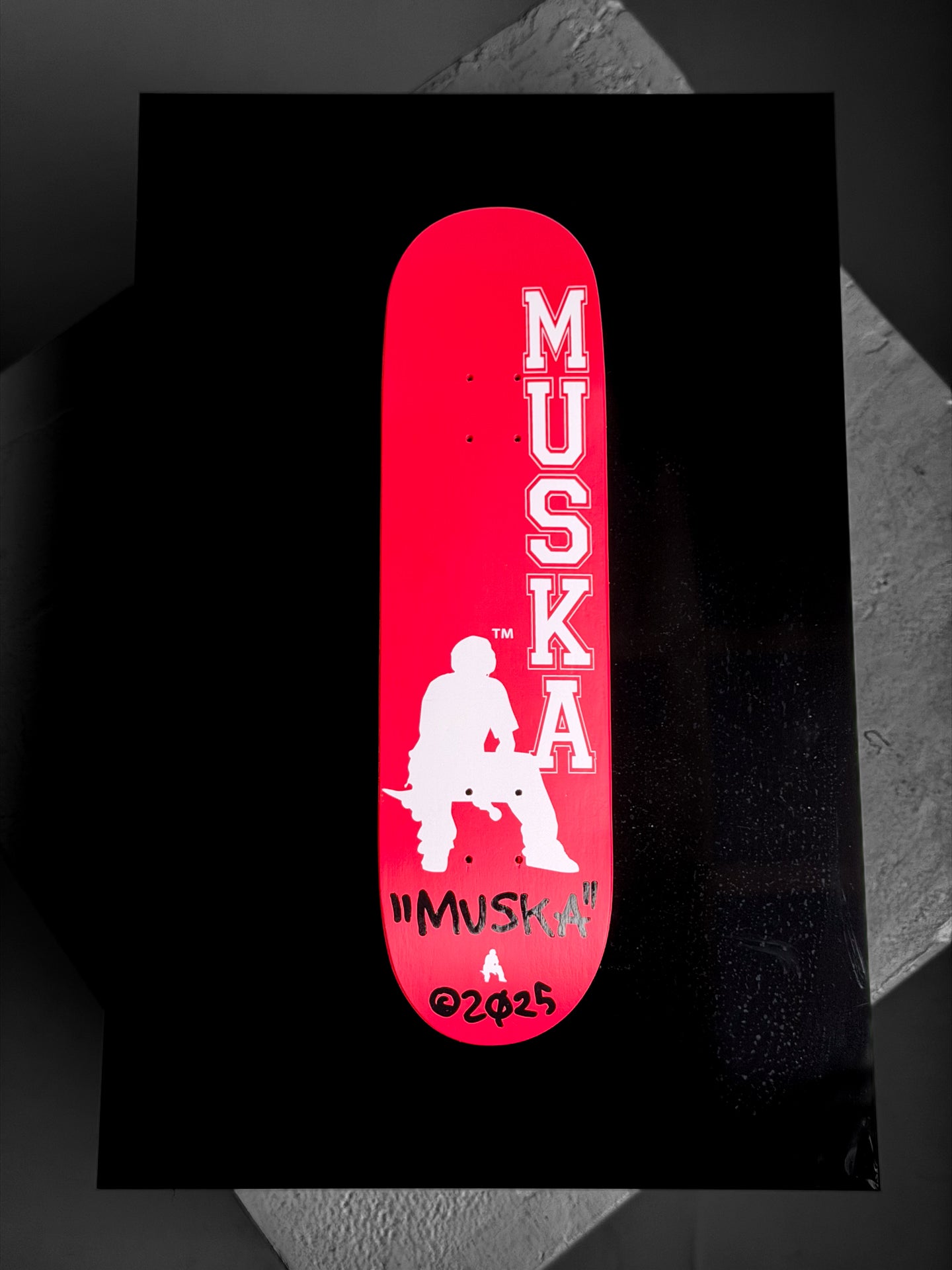MUSKA™ [HANDBOARD] - ICON RED* SIGNED STASH