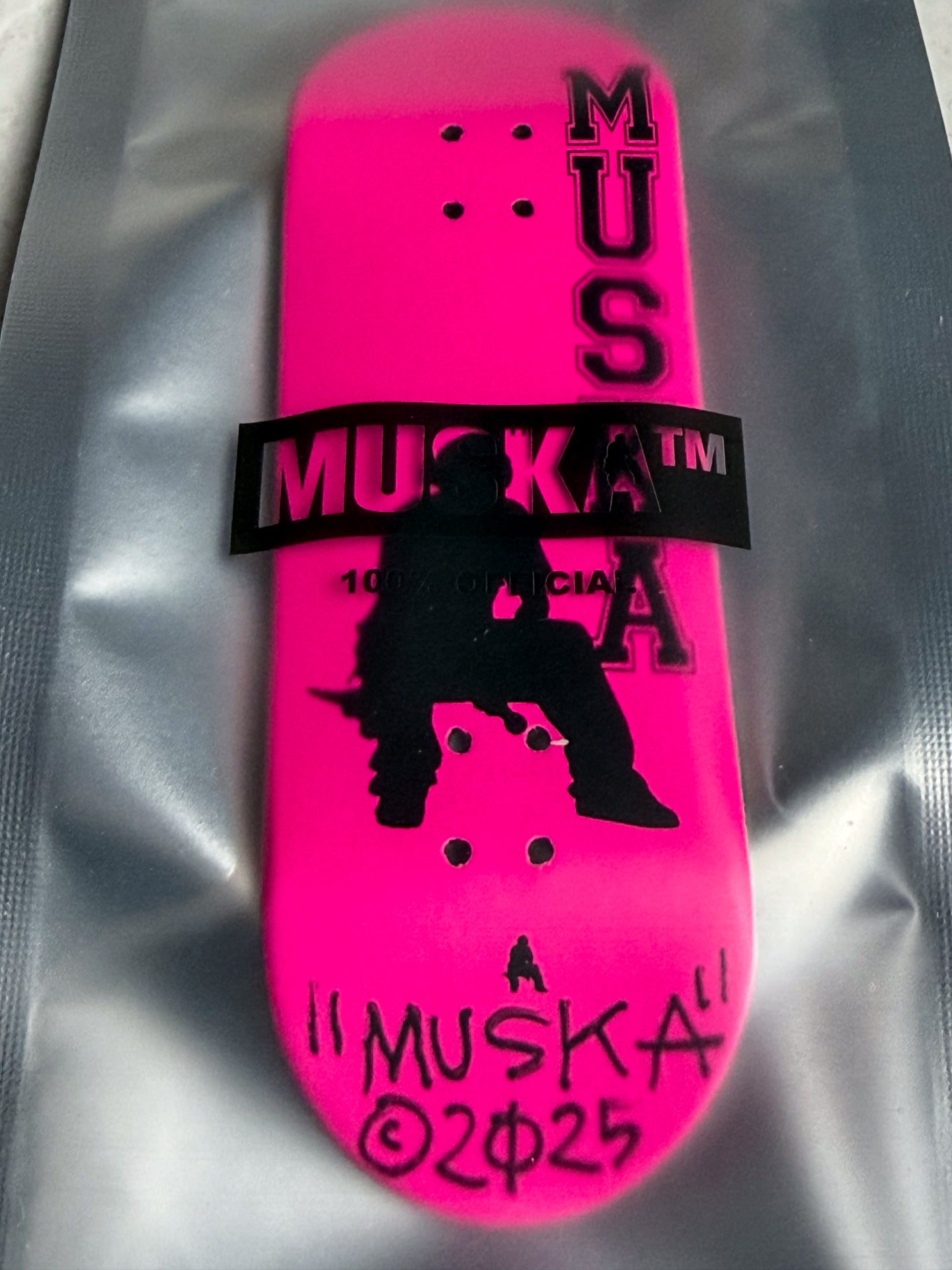 MUSKA™ [FINGERBOARD] - NEON PINK* SIGNED STASH